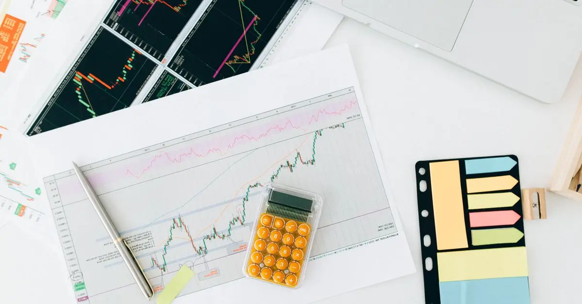 Comment la saisonnalité influence-t-elle la distribution sportive ?